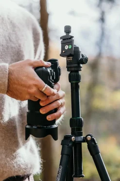 Black 4-Section Pro Carbon Fibre Travel Tripod